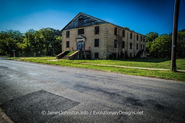 Random Picture of the Week #32: Abandoned Building in Sherman, Texas