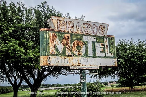 Random Picture of the Week #62: Brazos Motel in Granbury, Texas
