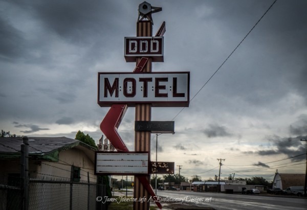 Random Picture of the Week #36: Triple DDD Motel in Wichita Falls, Texas