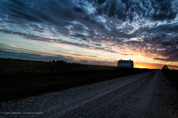  Back Roads Modern Barn near Mexico, Missouri